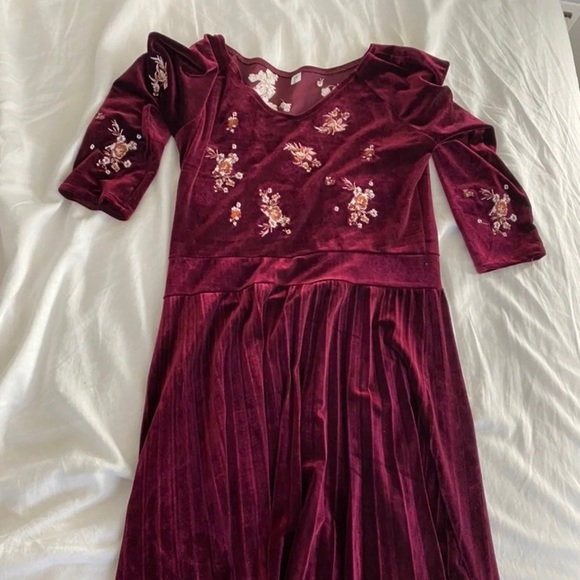 Embroidered suede midi dress - Picture 2 of 4